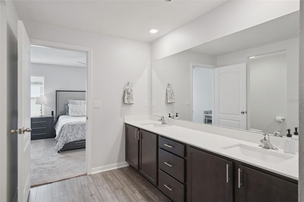 For Sale: $279,000 (2 beds, 2 baths, 1616 Square Feet)