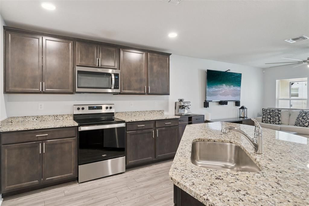 For Sale: $279,000 (2 beds, 2 baths, 1616 Square Feet)
