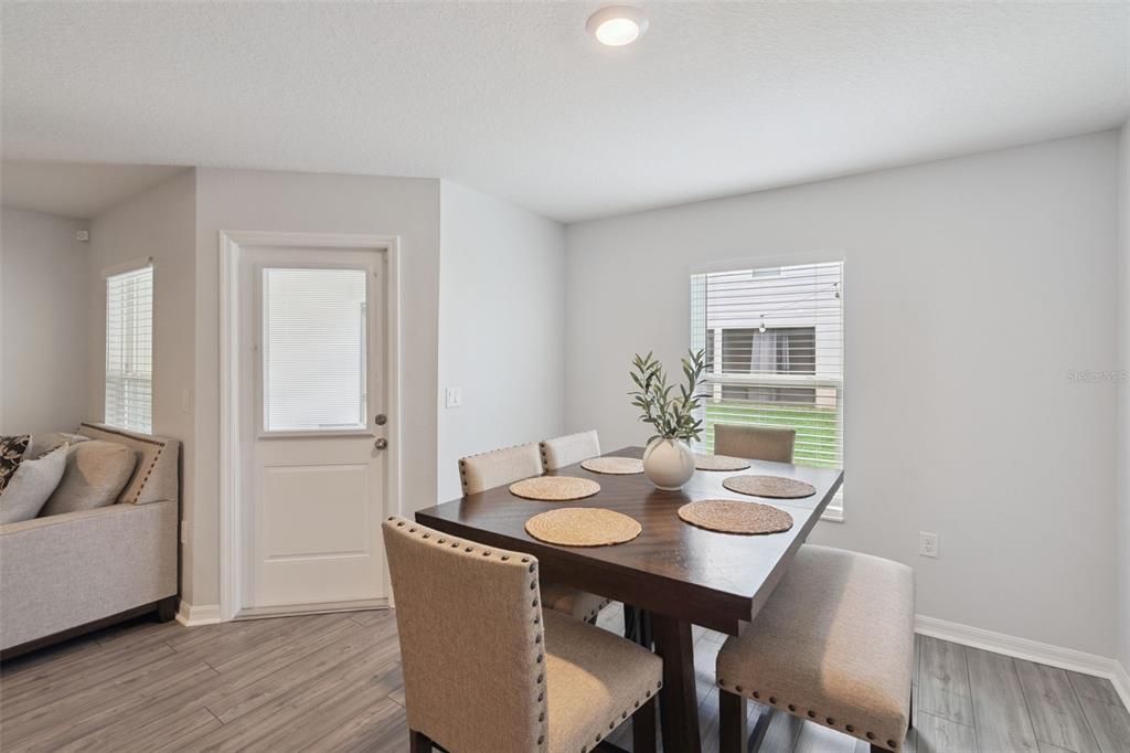 For Sale: $279,000 (2 beds, 2 baths, 1616 Square Feet)