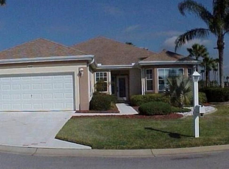 For Sale: $439,900 (2 beds, 2 baths, 1989 Square Feet)