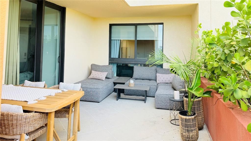 В аренду: $3,550 (2 спален, 2 ванн, 1245 Квадратных фут)