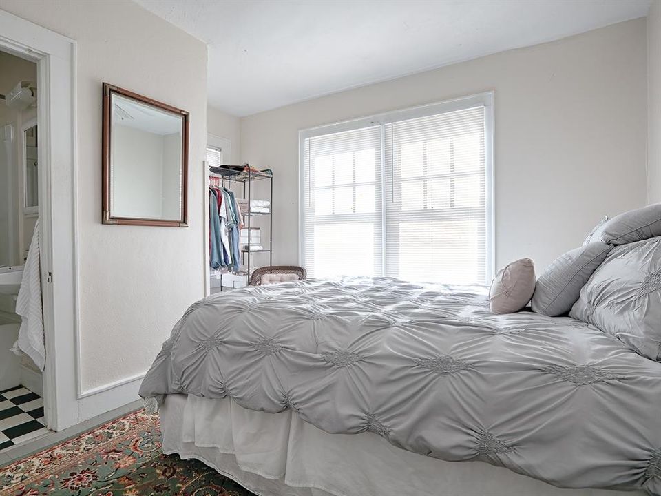 For Sale: $939,800 (13 beds, 0 baths, 5203 Square Feet)