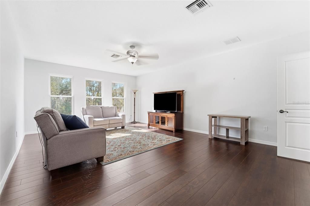 For Sale: $699,999 (3 beds, 4 baths, 3439 Square Feet)