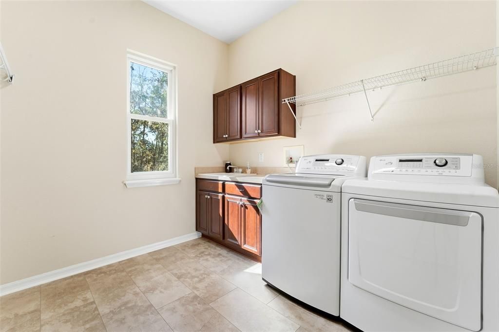 For Sale: $699,999 (3 beds, 4 baths, 3439 Square Feet)