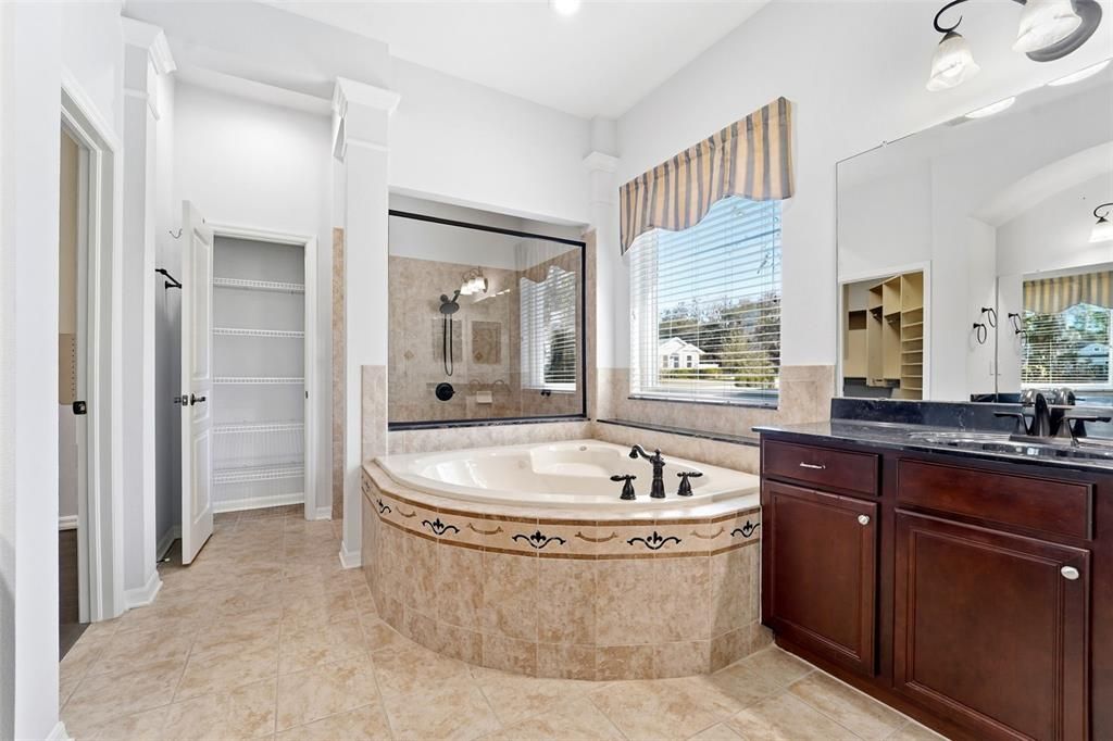 For Sale: $699,999 (3 beds, 4 baths, 3439 Square Feet)