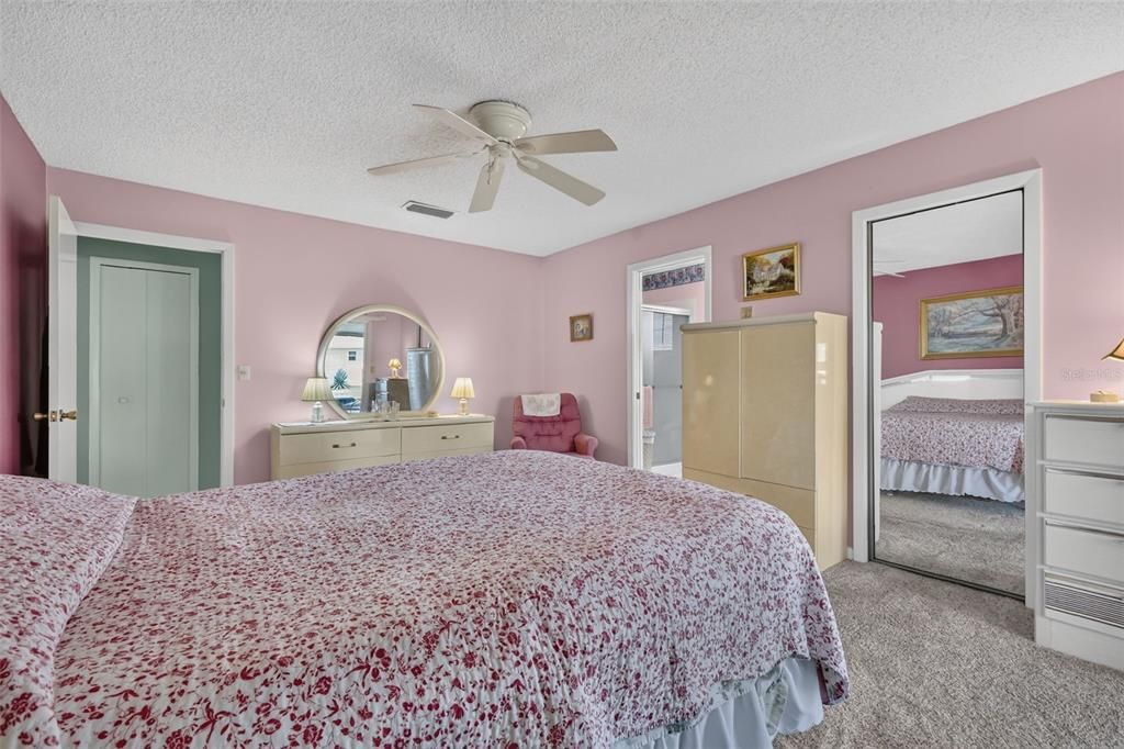 For Sale: $229,900 (2 beds, 2 baths, 1686 Square Feet)