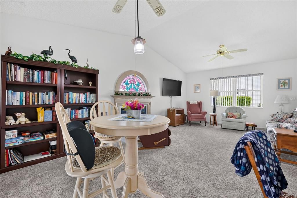 For Sale: $229,900 (2 beds, 2 baths, 1686 Square Feet)