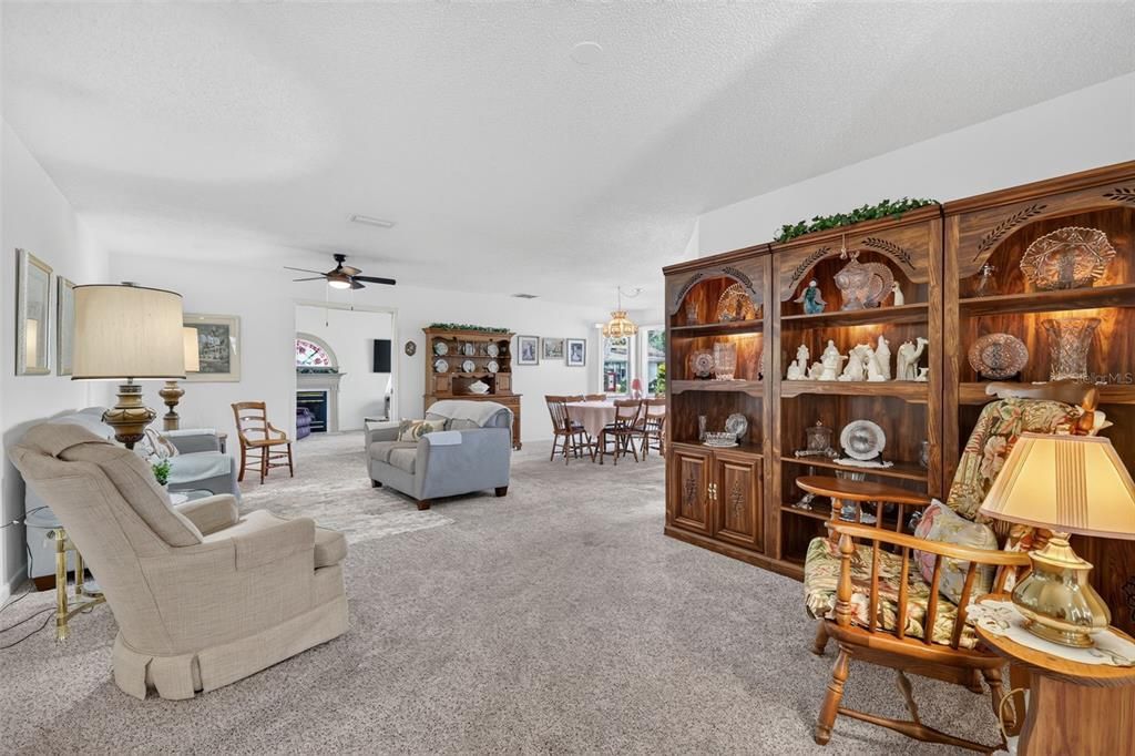 For Sale: $229,900 (2 beds, 2 baths, 1686 Square Feet)