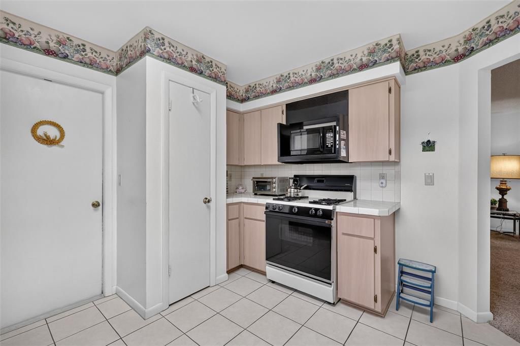 For Sale: $229,900 (2 beds, 2 baths, 1686 Square Feet)