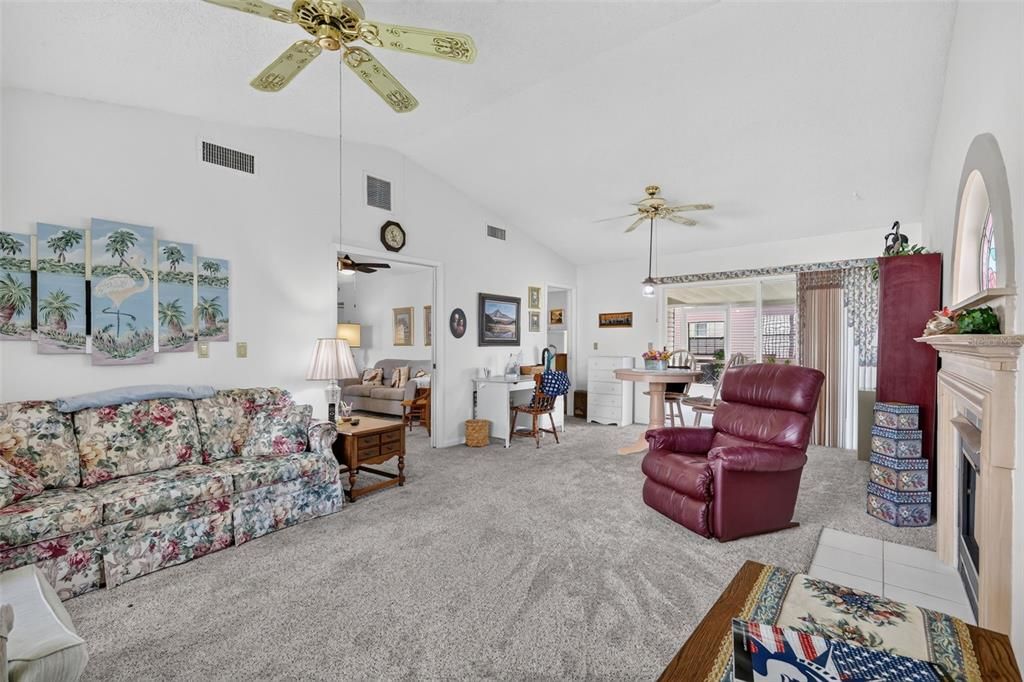 For Sale: $229,900 (2 beds, 2 baths, 1686 Square Feet)