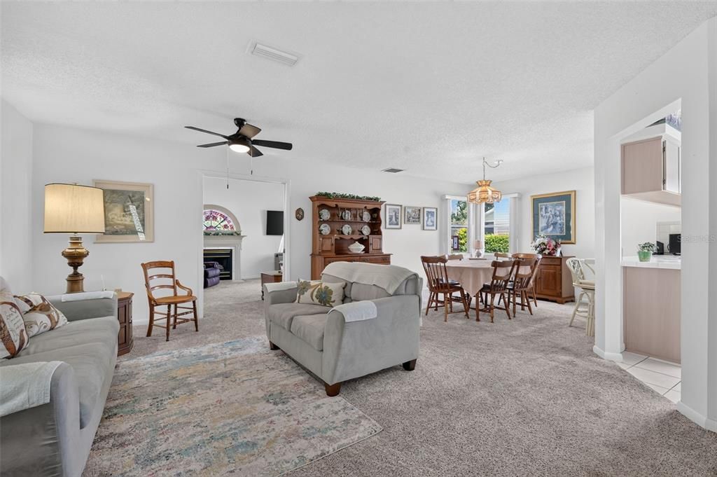 For Sale: $229,900 (2 beds, 2 baths, 1686 Square Feet)