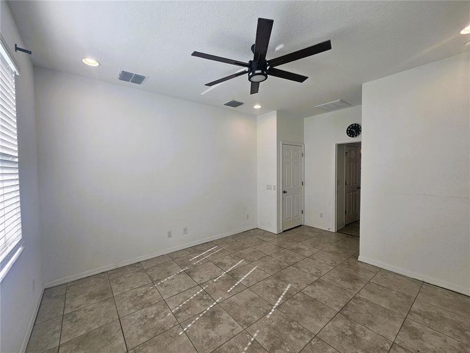 For Rent: $2,650 (3 beds, 2 baths, 2291 Square Feet)