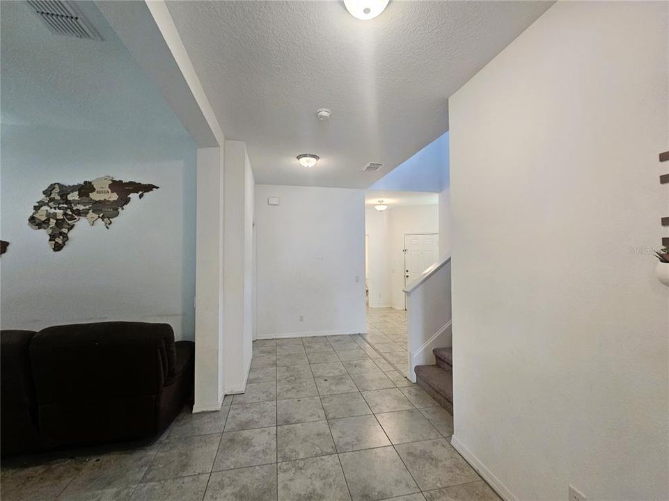 For Rent: $2,650 (3 beds, 2 baths, 2291 Square Feet)