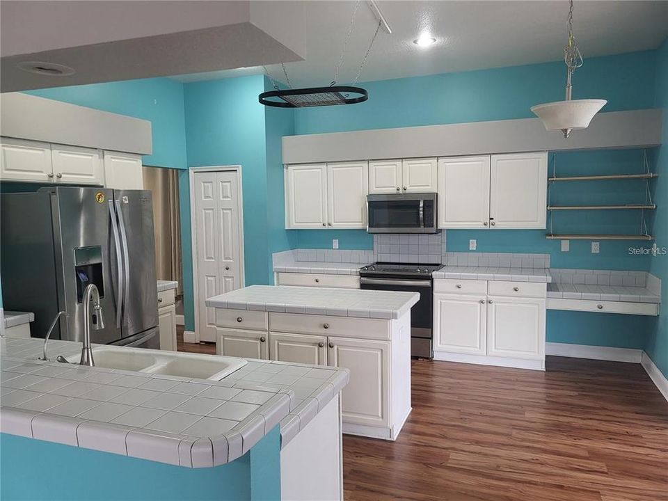 В аренду: $2,650 (4 спален, 2 ванн, 2810 Квадратных фут)
