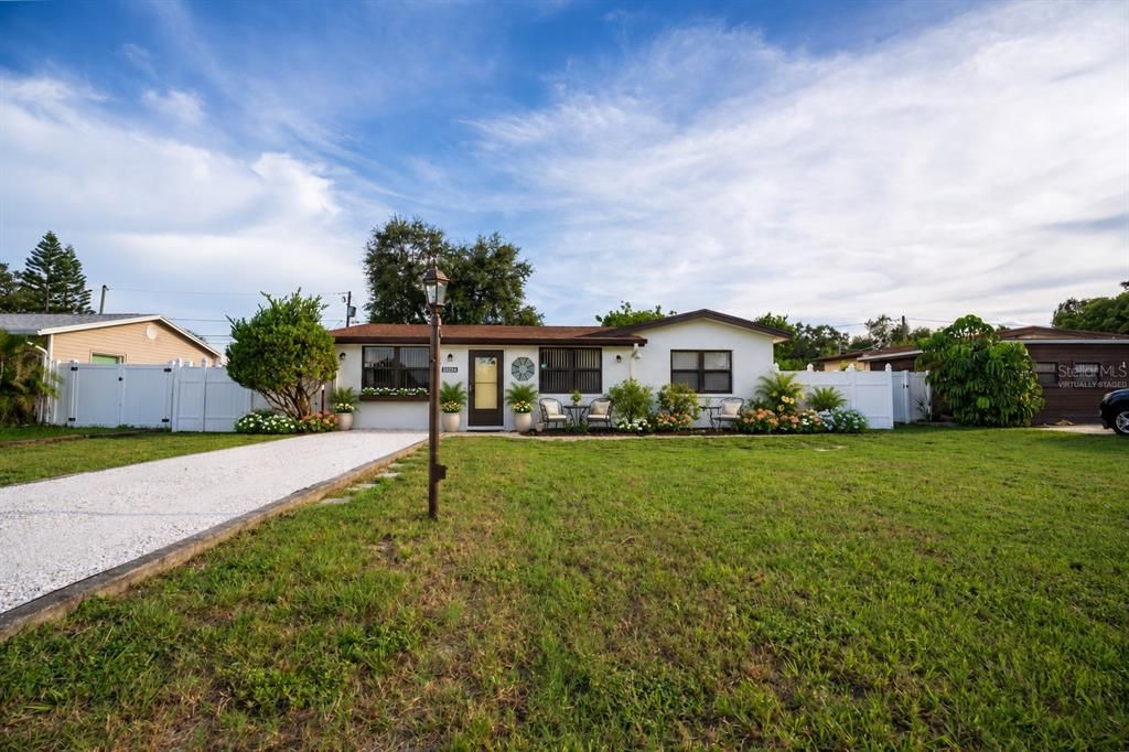 En Venta: $349,900 (2 camas, 1 baños, 1318 Pies cuadrados)