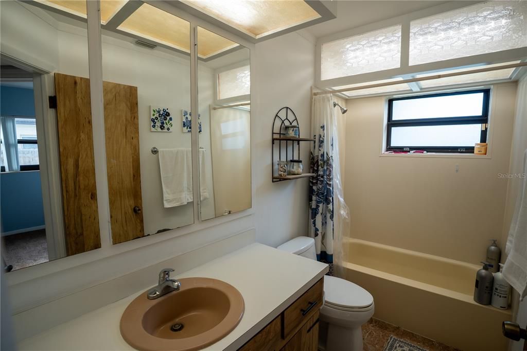 En Venta: $349,900 (2 camas, 1 baños, 1318 Pies cuadrados)