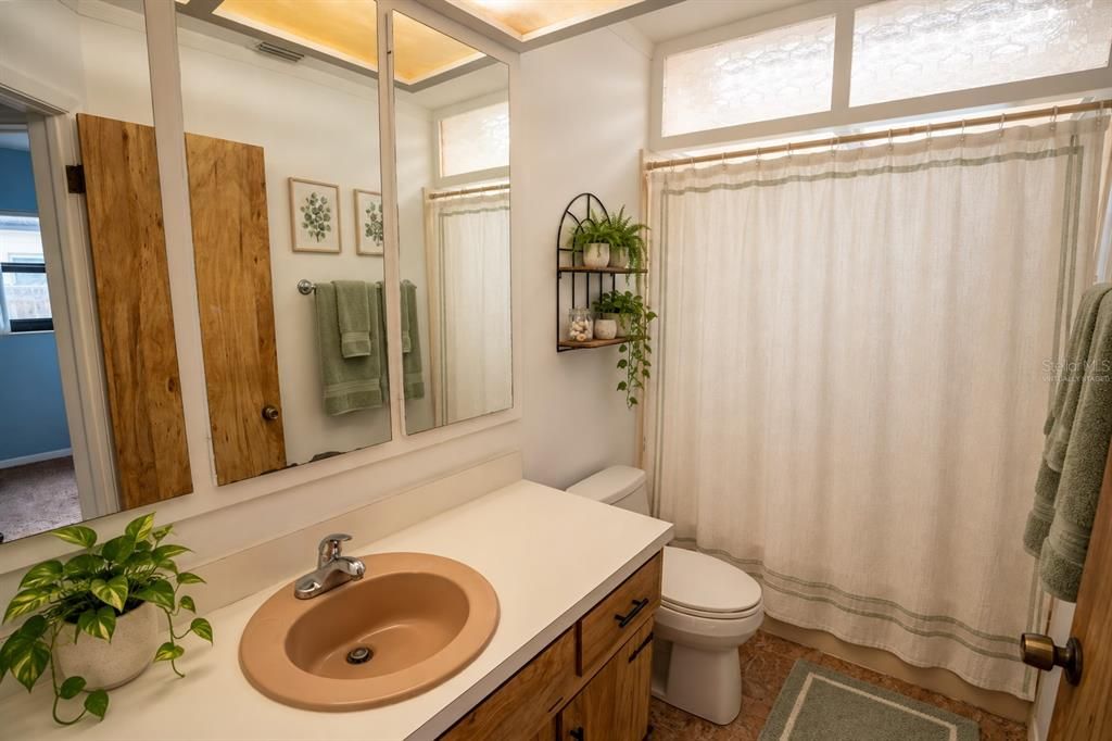 En Venta: $349,900 (2 camas, 1 baños, 1318 Pies cuadrados)