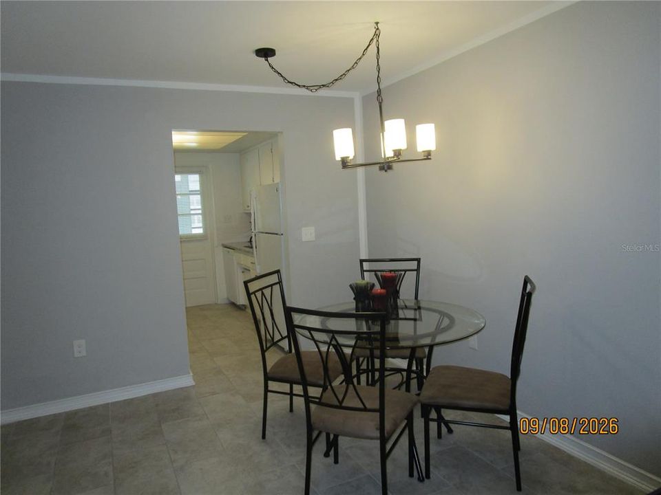 For Sale: $95,000 (2 beds, 1 baths, 870 Square Feet)