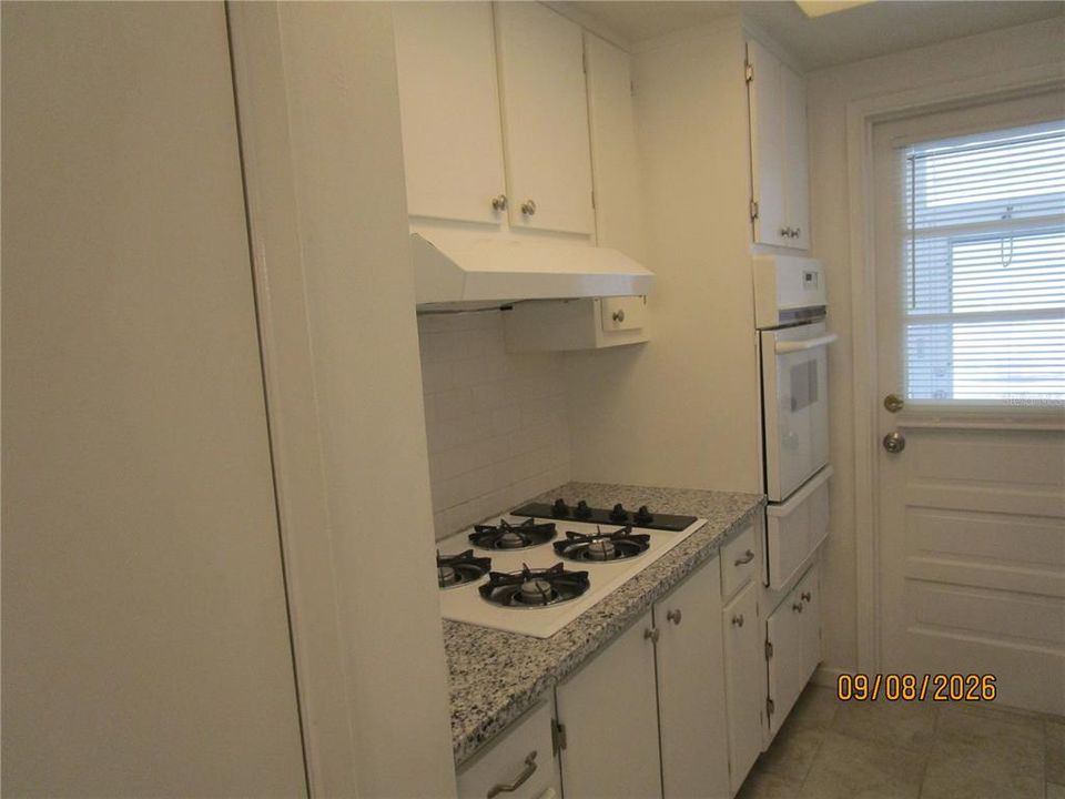 For Sale: $95,000 (2 beds, 1 baths, 870 Square Feet)