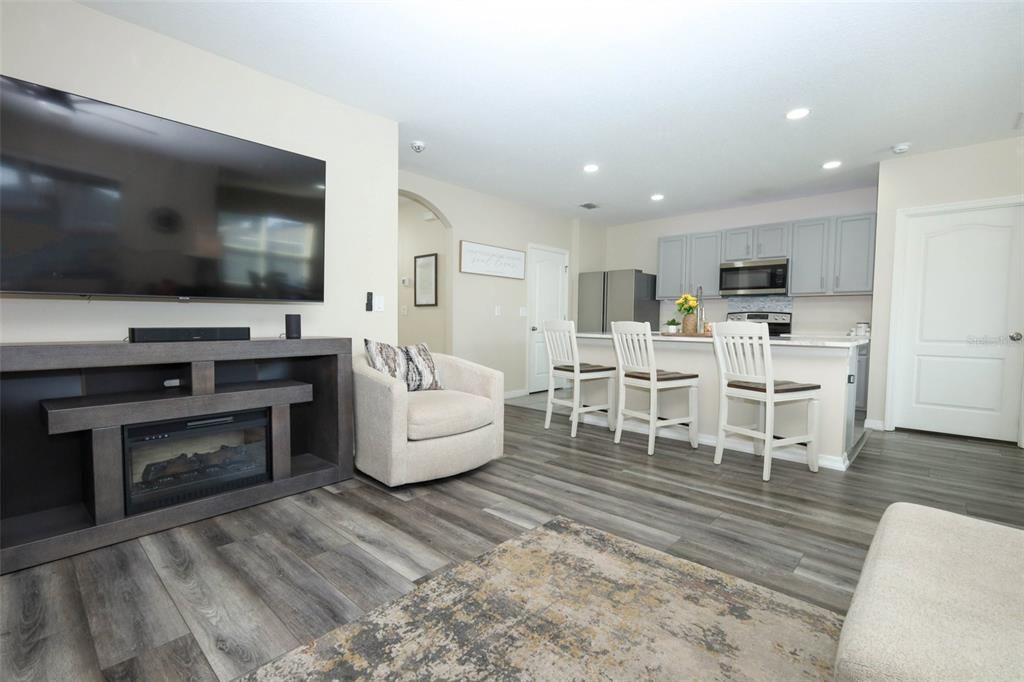 For Sale: $325,000 (3 beds, 2 baths, 1690 Square Feet)