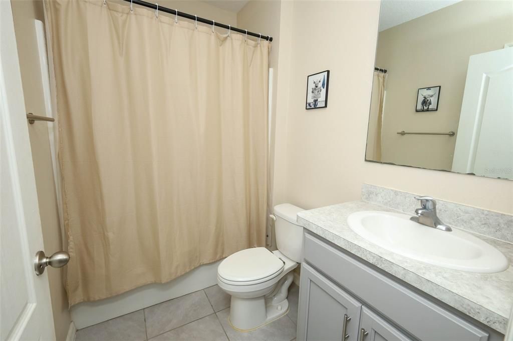 For Sale: $325,000 (3 beds, 2 baths, 1690 Square Feet)