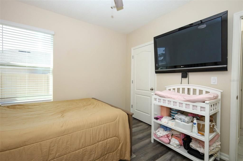 For Sale: $325,000 (3 beds, 2 baths, 1690 Square Feet)