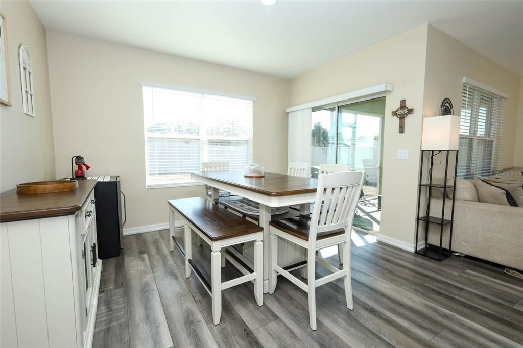 For Sale: $325,000 (3 beds, 2 baths, 1690 Square Feet)