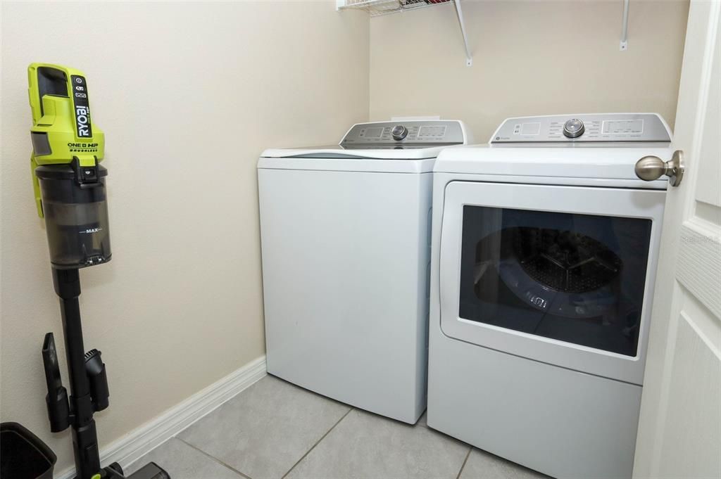 For Sale: $325,000 (3 beds, 2 baths, 1690 Square Feet)