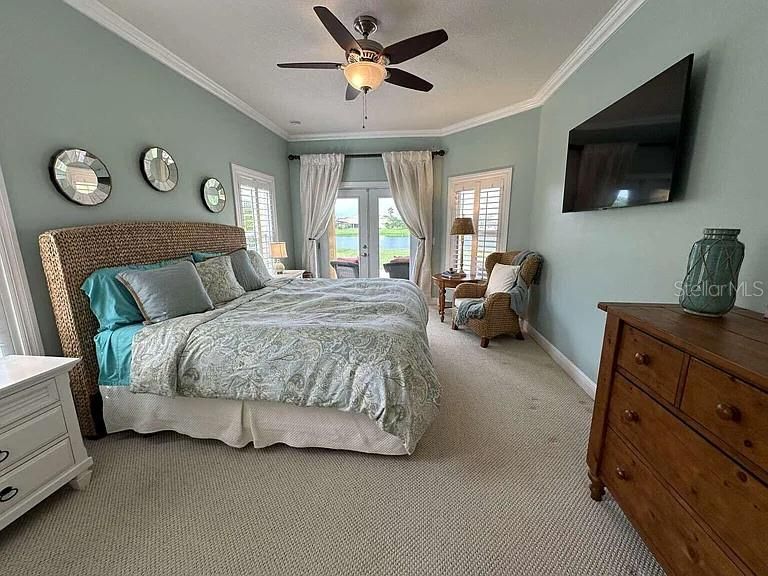 For Rent: $3,000 (4 beds, 2 baths, 2034 Square Feet)