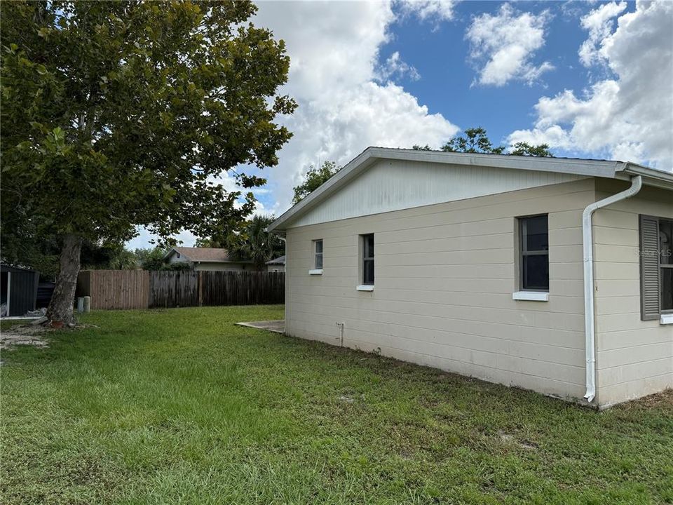 For Sale: $182,850 (2 beds, 2 baths, 1195 Square Feet)