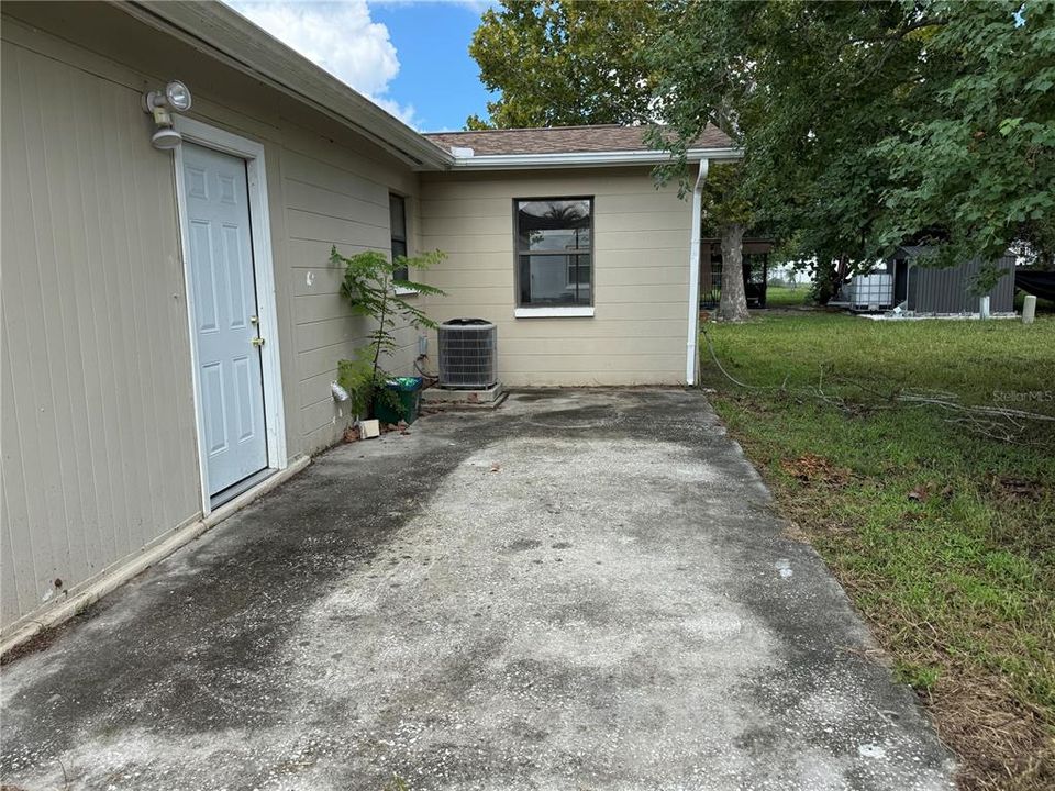 For Sale: $182,850 (2 beds, 2 baths, 1195 Square Feet)