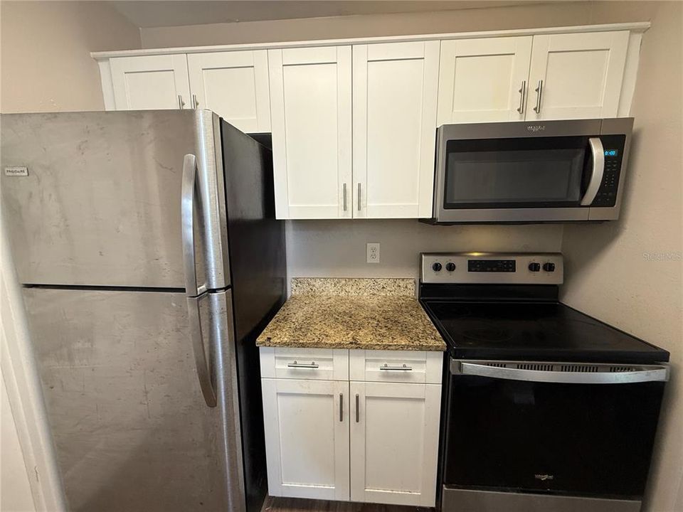 For Sale: $182,850 (2 beds, 2 baths, 1195 Square Feet)