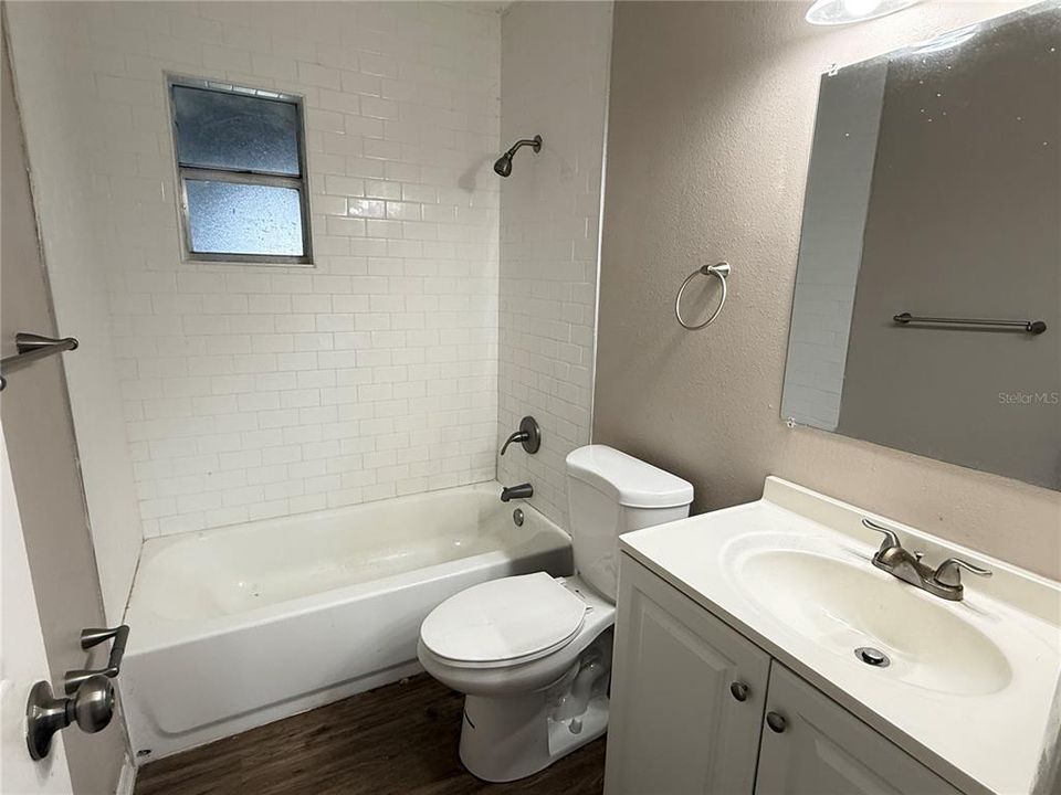 For Sale: $182,850 (2 beds, 2 baths, 1195 Square Feet)