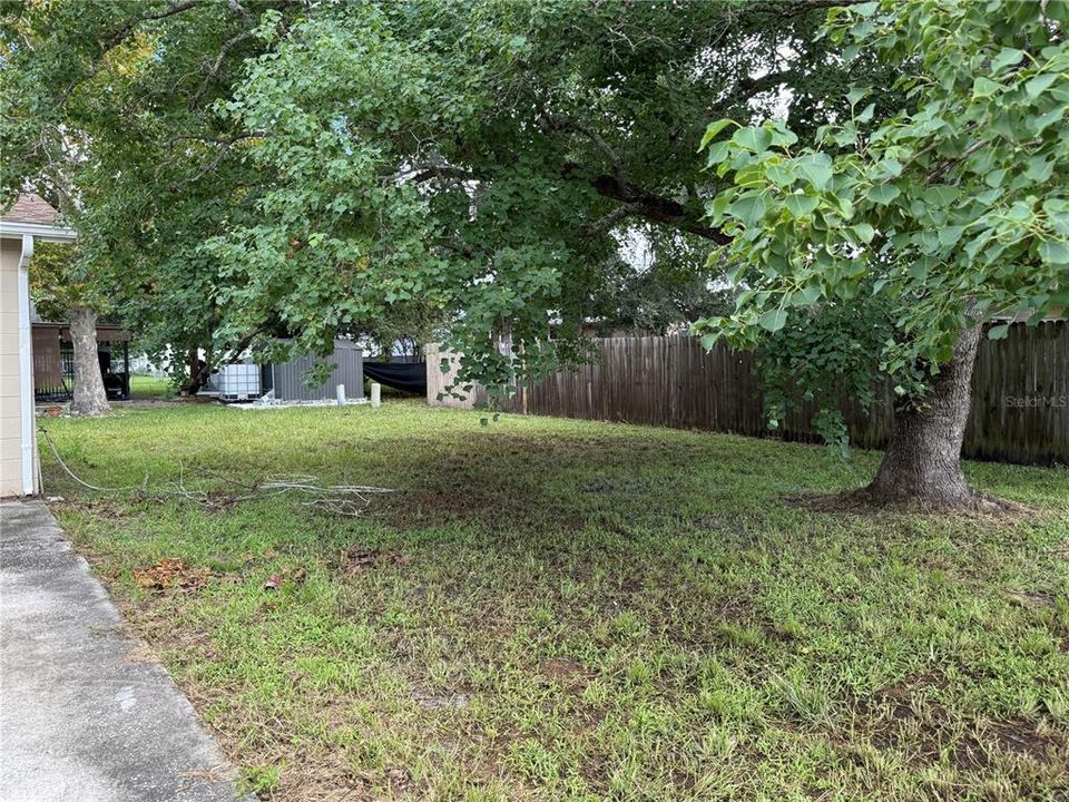 For Sale: $182,850 (2 beds, 2 baths, 1195 Square Feet)