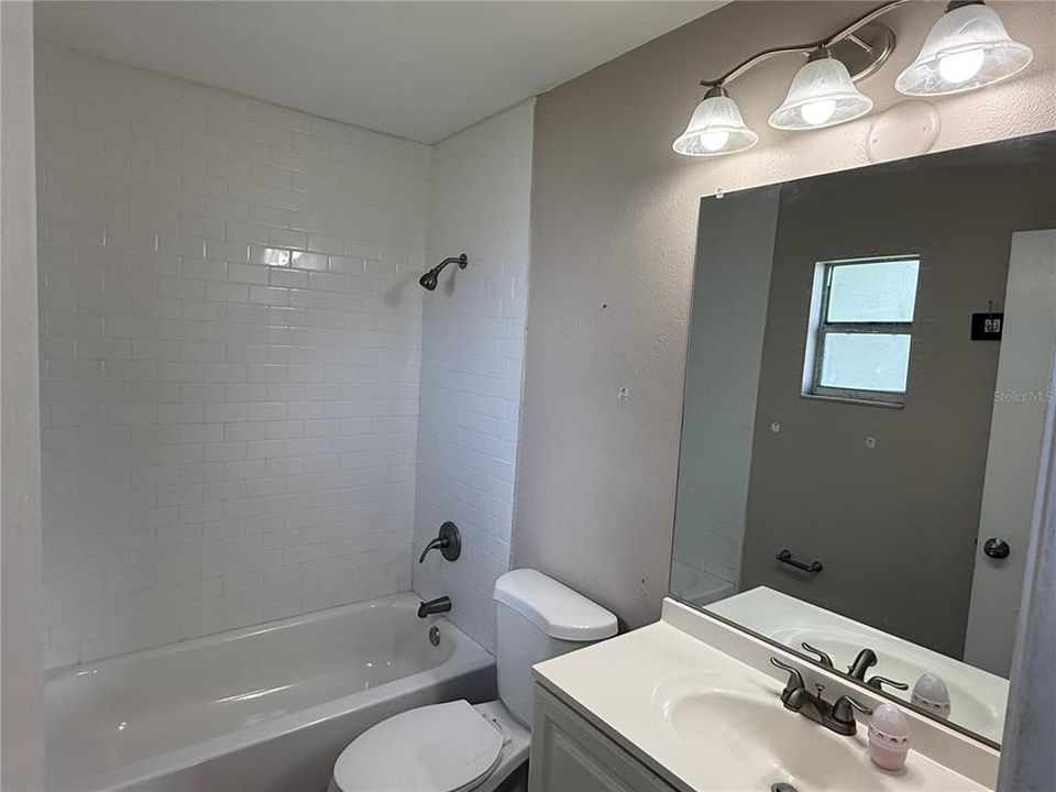 For Sale: $182,850 (2 beds, 2 baths, 1195 Square Feet)