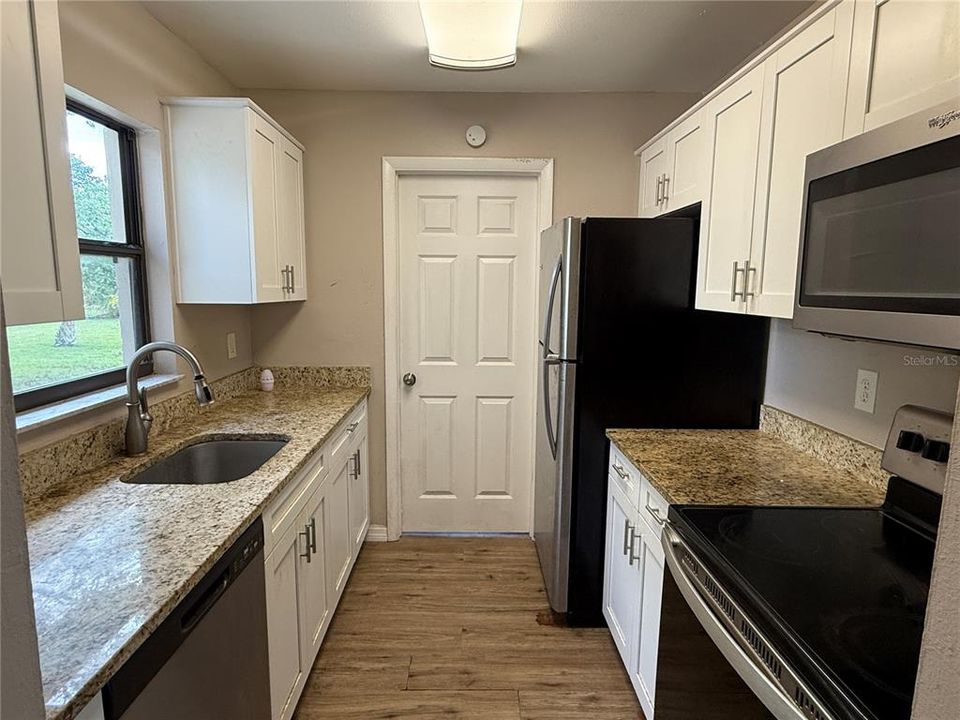 For Sale: $182,850 (2 beds, 2 baths, 1195 Square Feet)
