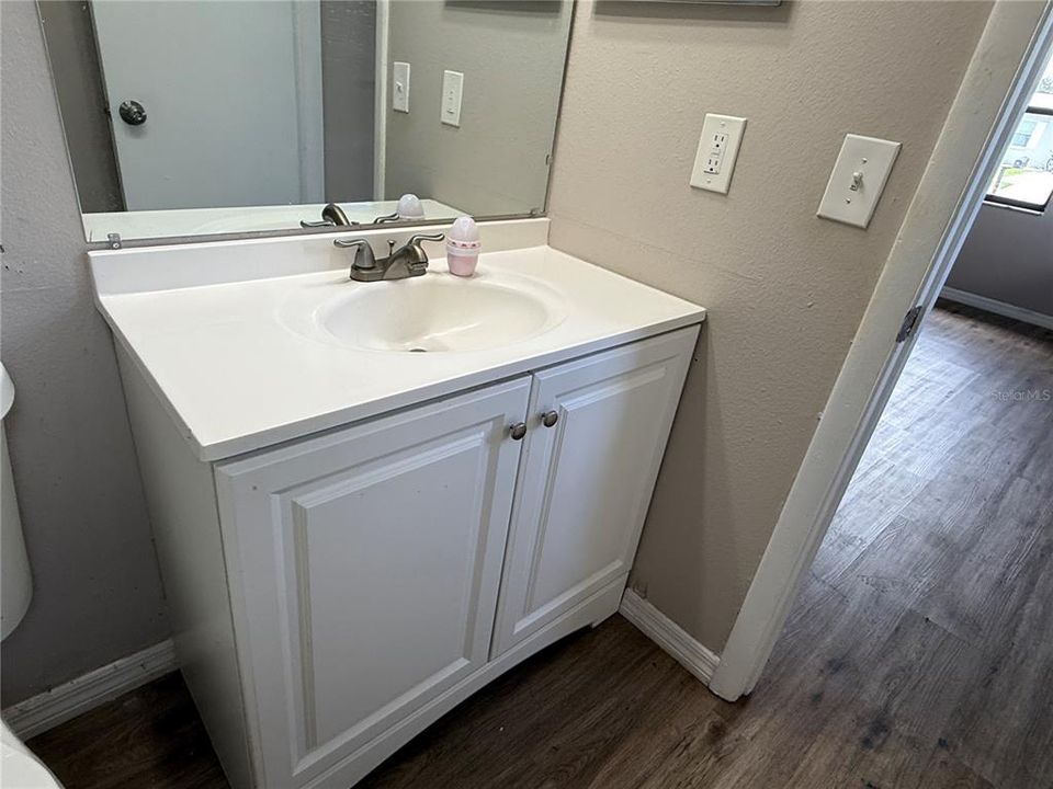 For Sale: $182,850 (2 beds, 2 baths, 1195 Square Feet)