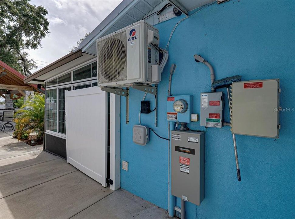 For Sale: $395,000 (3 beds, 2 baths, 2078 Square Feet)