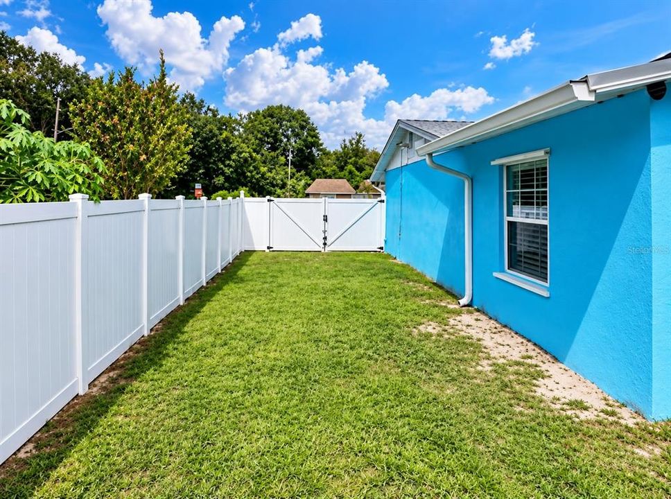 For Sale: $395,000 (3 beds, 2 baths, 2078 Square Feet)