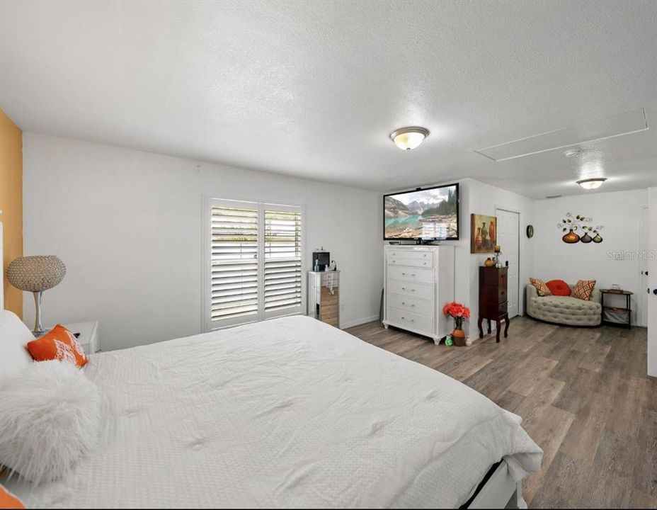 For Sale: $395,000 (3 beds, 2 baths, 2078 Square Feet)
