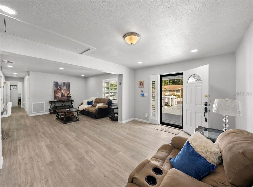 For Sale: $395,000 (3 beds, 2 baths, 2078 Square Feet)
