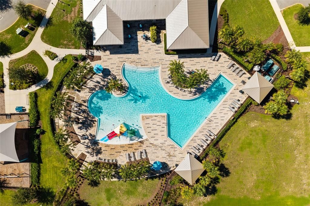 En Venta: $515,000 (4 camas, 2 baños, 3018 Pies cuadrados)