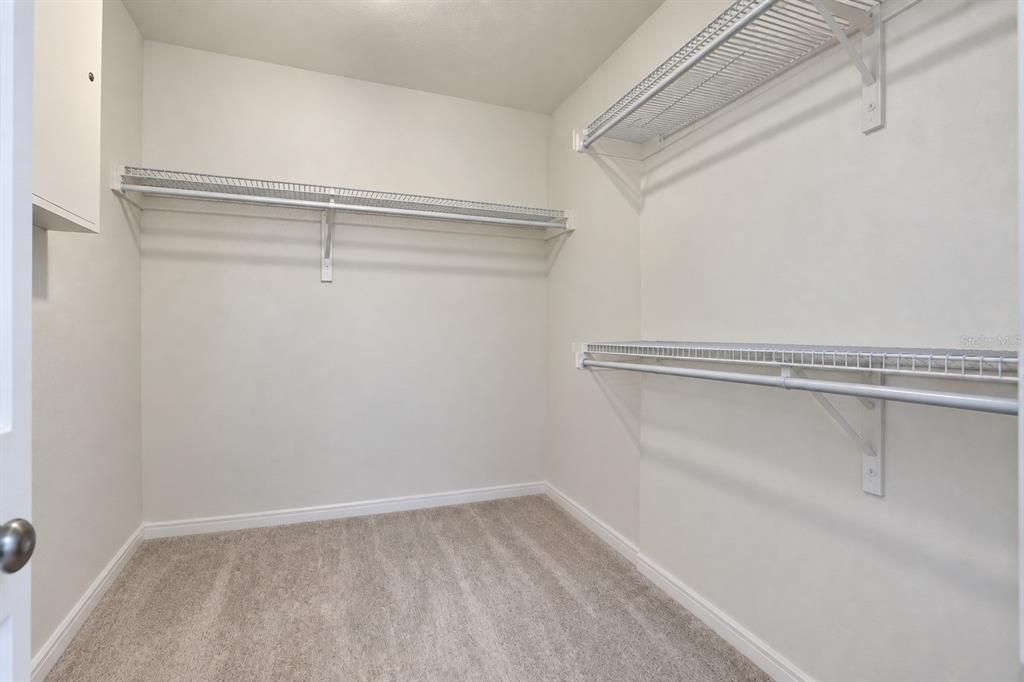 En Venta: $515,000 (4 camas, 2 baños, 3018 Pies cuadrados)