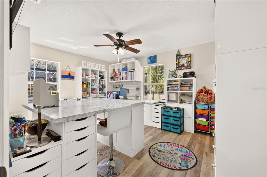 En Venta: $679,900 (3 camas, 2 baños, 2551 Pies cuadrados)