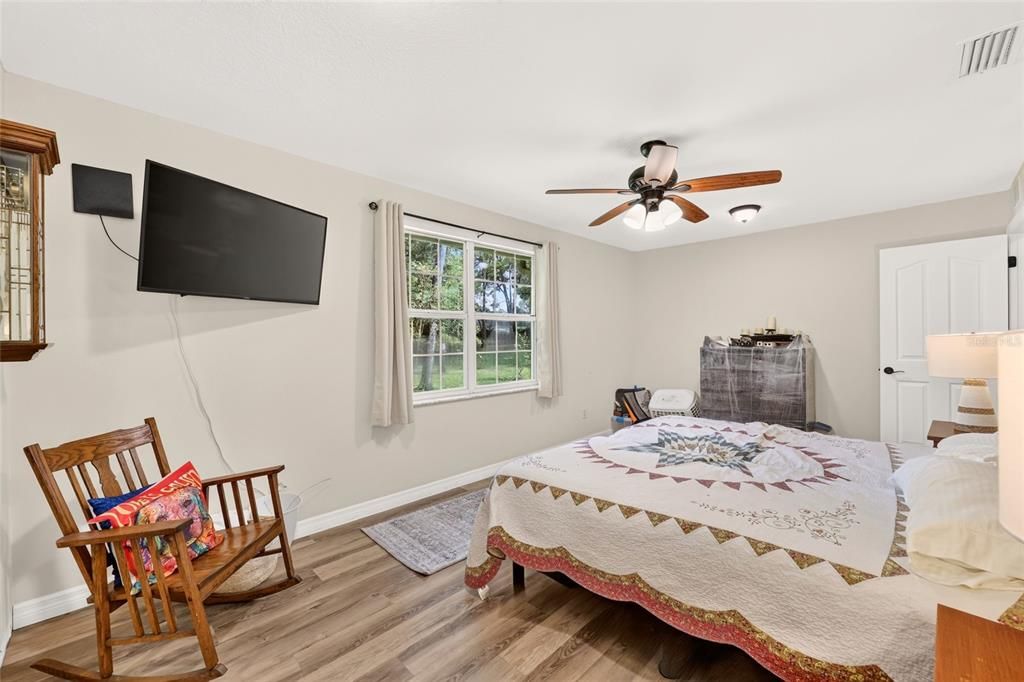 En Venta: $679,900 (3 camas, 2 baños, 2551 Pies cuadrados)
