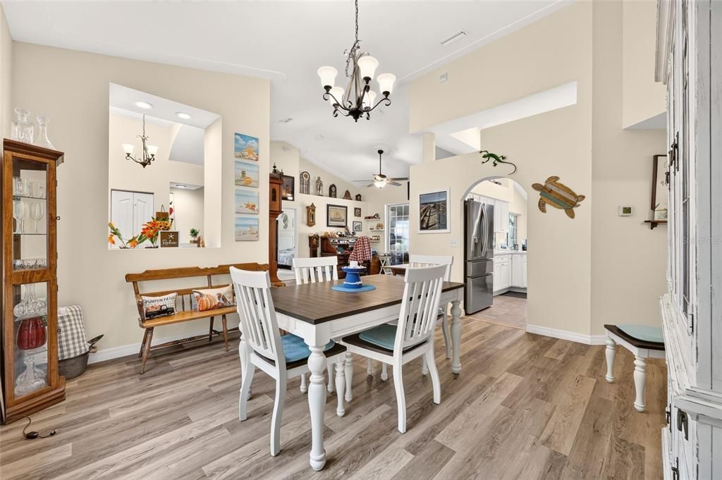 En Venta: $679,900 (3 camas, 2 baños, 2551 Pies cuadrados)