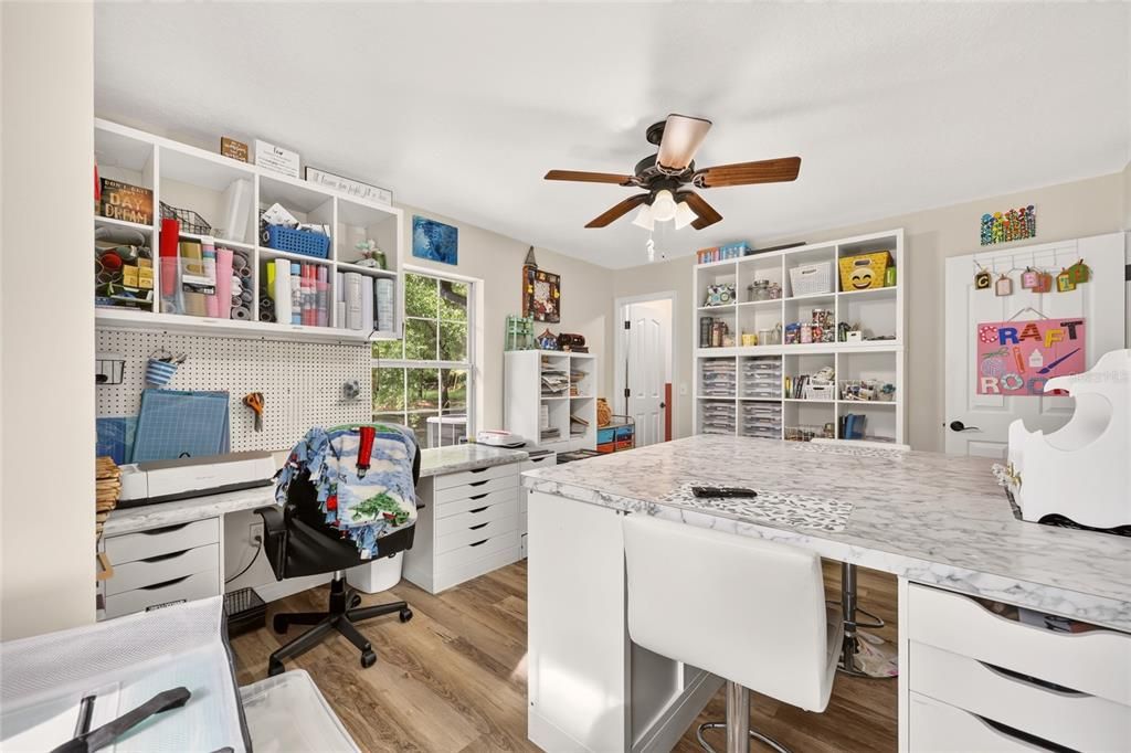 En Venta: $679,900 (3 camas, 2 baños, 2551 Pies cuadrados)
