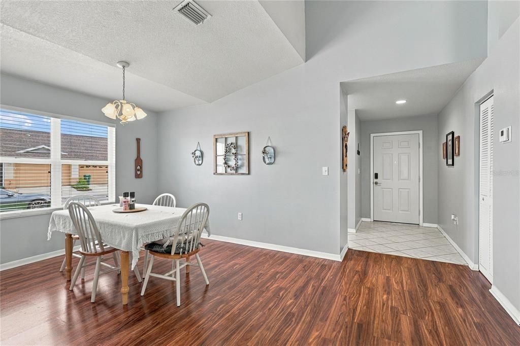 En Venta: $234,999 (2 camas, 2 baños, 1253 Pies cuadrados)