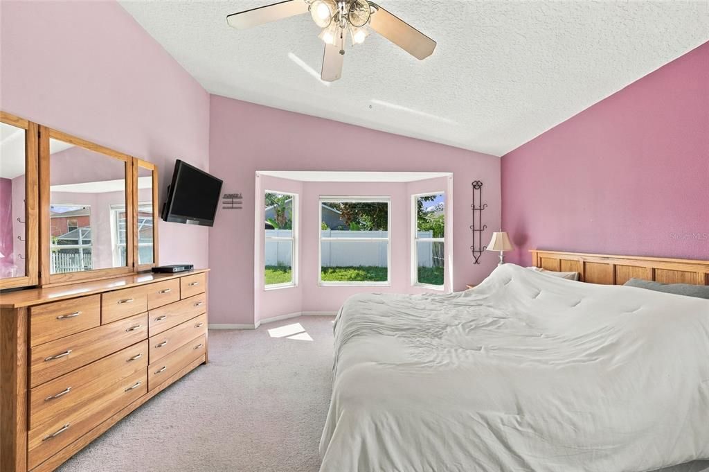 For Sale: $460,000 (4 beds, 2 baths, 2009 Square Feet)
