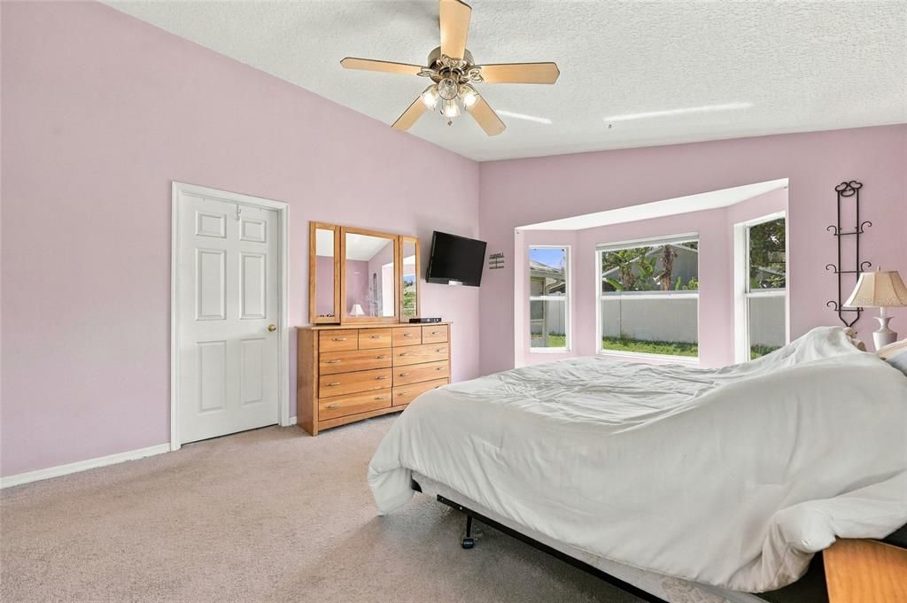 For Sale: $460,000 (4 beds, 2 baths, 2009 Square Feet)